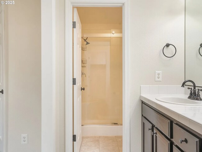 Building Photo - 42019 NW Oak Way