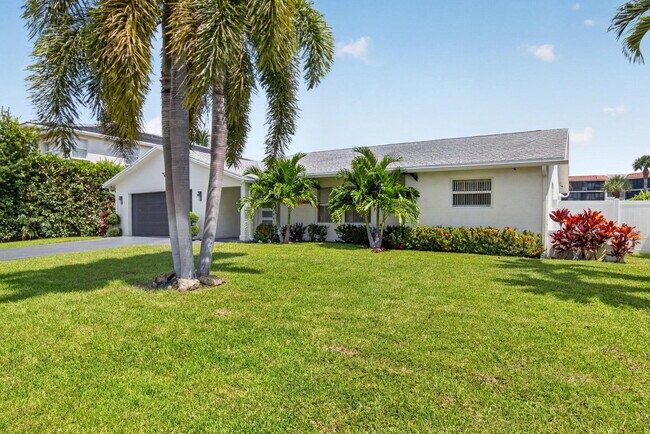 Building Photo - 787 Havana Dr