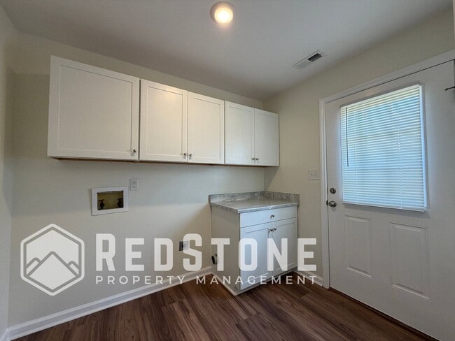 Building Photo - 3138 Whitesell Dr