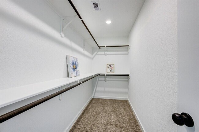 Building Photo - 5903 Bacher St
