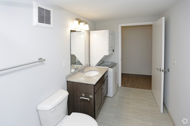 Alcove, 1BA - 569 SF - Residence at Discovery Square