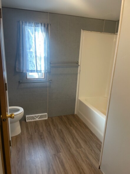 Building Photo - 9783 Tranus Lake Rd