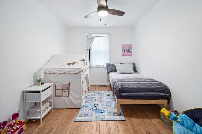 Building Photo - 1136 Enid Rd