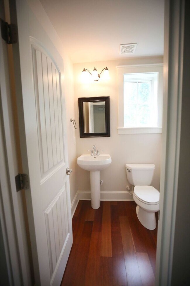 Building Photo - Available August 10th. Beautiful 3BR/2.5BA Townhome in Shelmore Village!