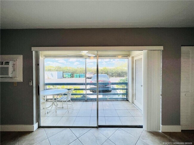 Building Photo - 11000 S Ocean Dr