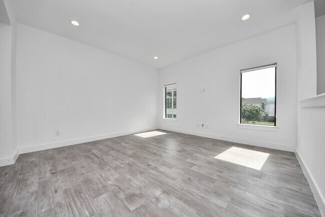 Building Photo - 1703 Cedrocanna Ln