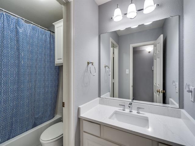 Building Photo - 4012 Lantana Ln