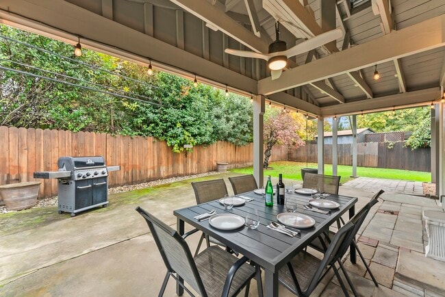 Building Photo - 154 Baxter Ave