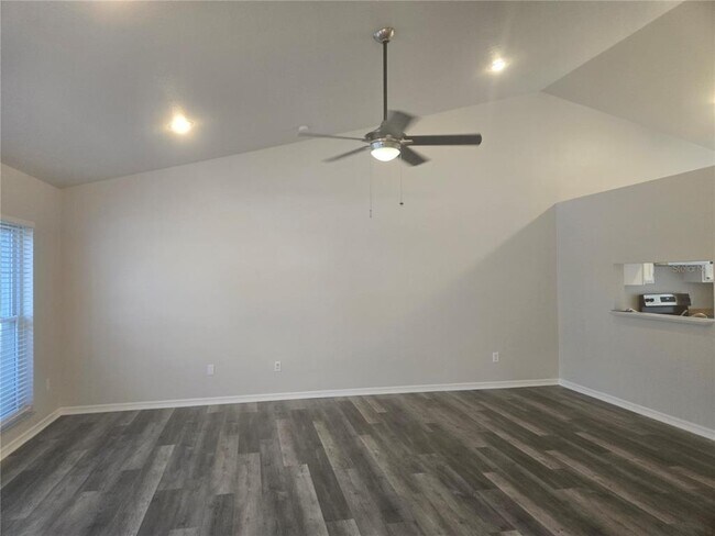 Building Photo - 901 Beresford Way