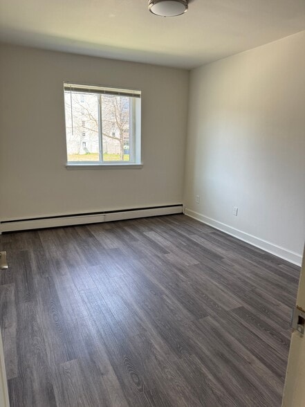 Building Photo - 2260 N Summit Ave