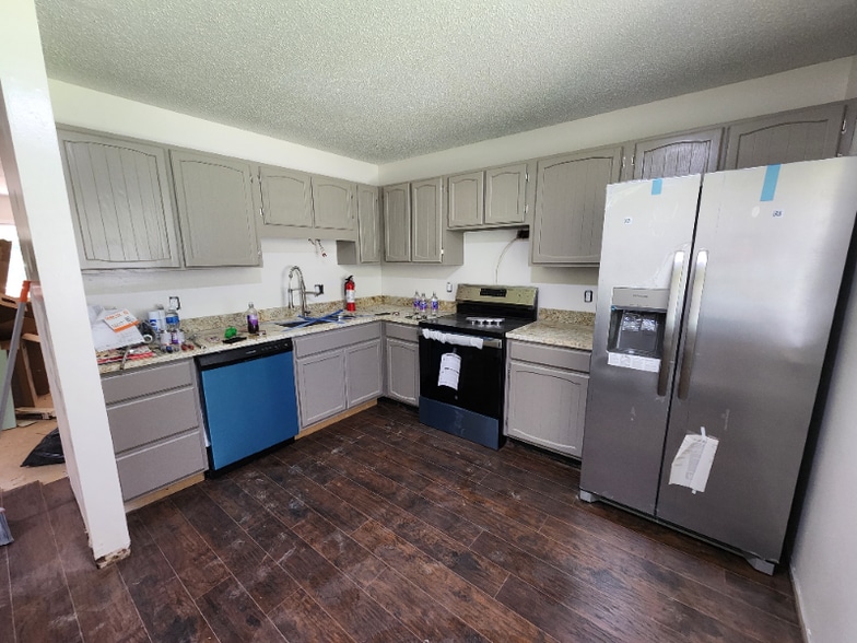 Building Photo - 2205 Forest Acres Dr