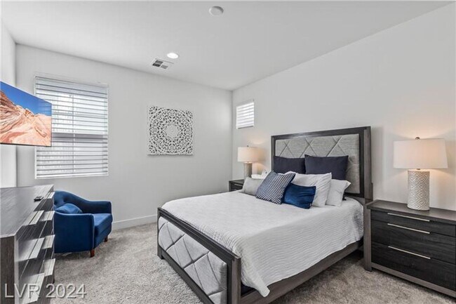 Building Photo - Elevated Desert Living with Strip & Mountain Views – Fully Furnished 6-Bedroom Retreat!