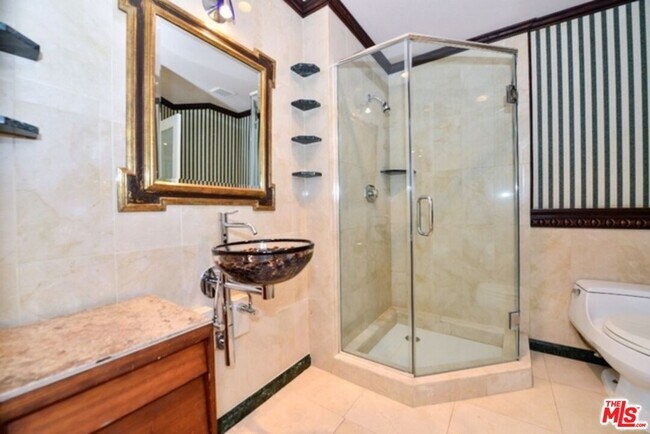 Building Photo - 6473 Zuma View Pl