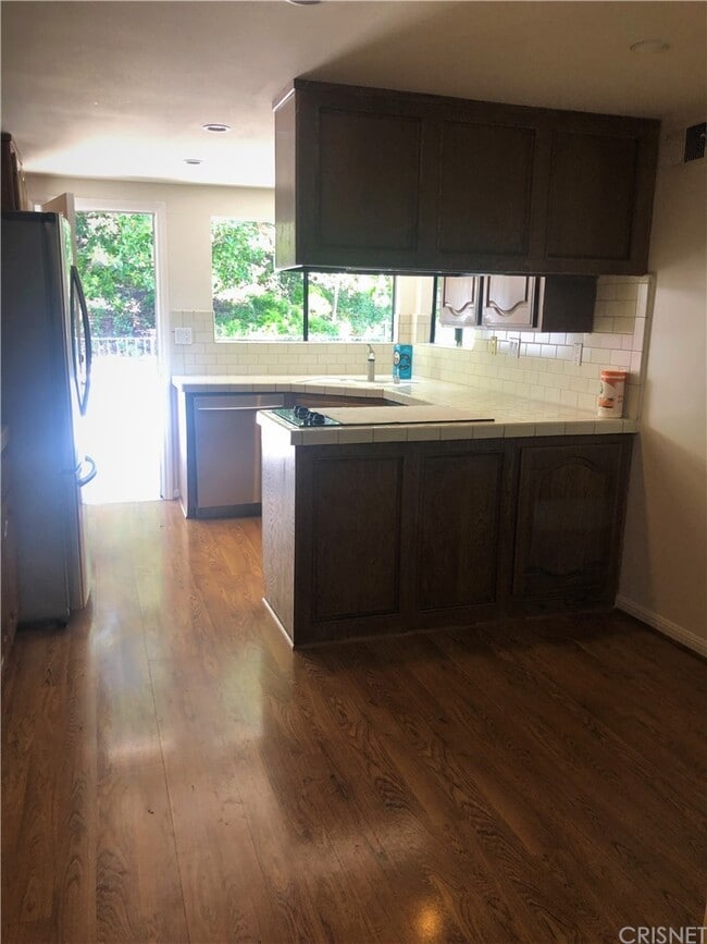 Building Photo - 4735 Club View Dr