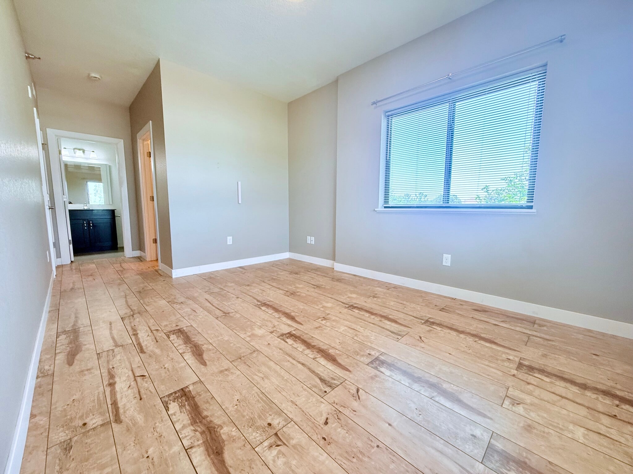 Master Bed - 221 E 5th St