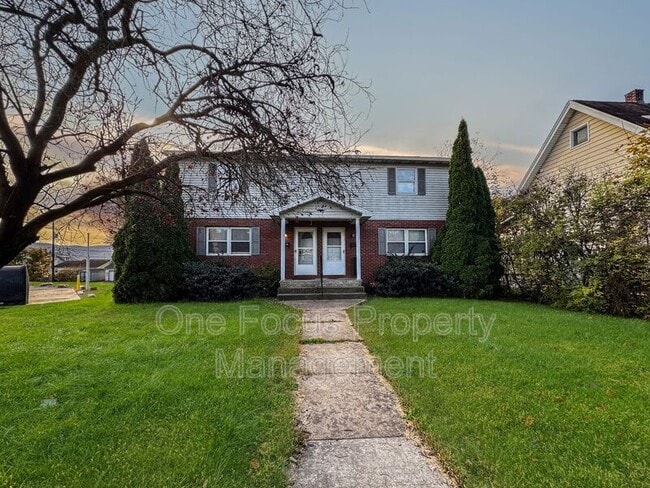 Primary Photo - 2729 W 4th St