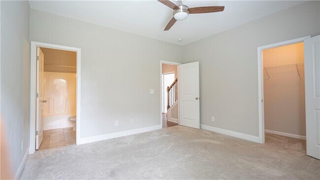 Building Photo - 3731 Ivy Lawn Dr NE