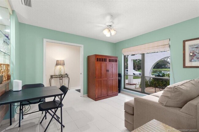 Building Photo - 4004 SW Osprey Creek Way