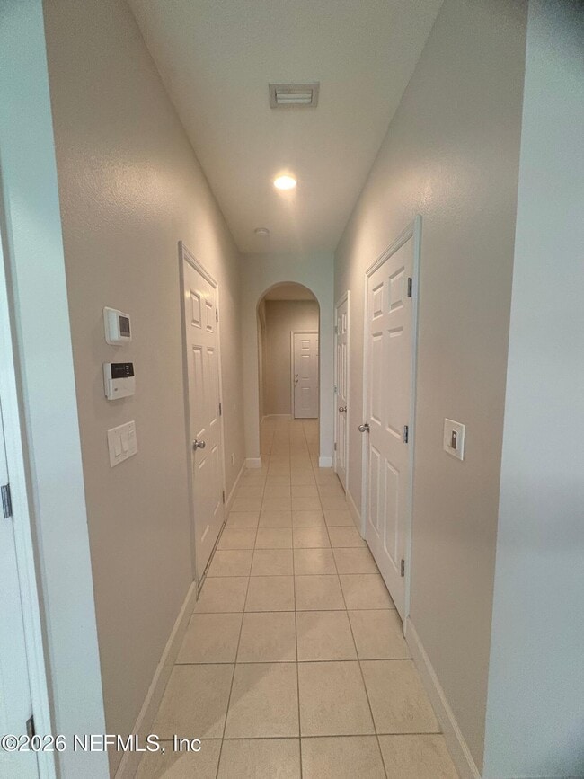 Building Photo - 607 Crystal Way