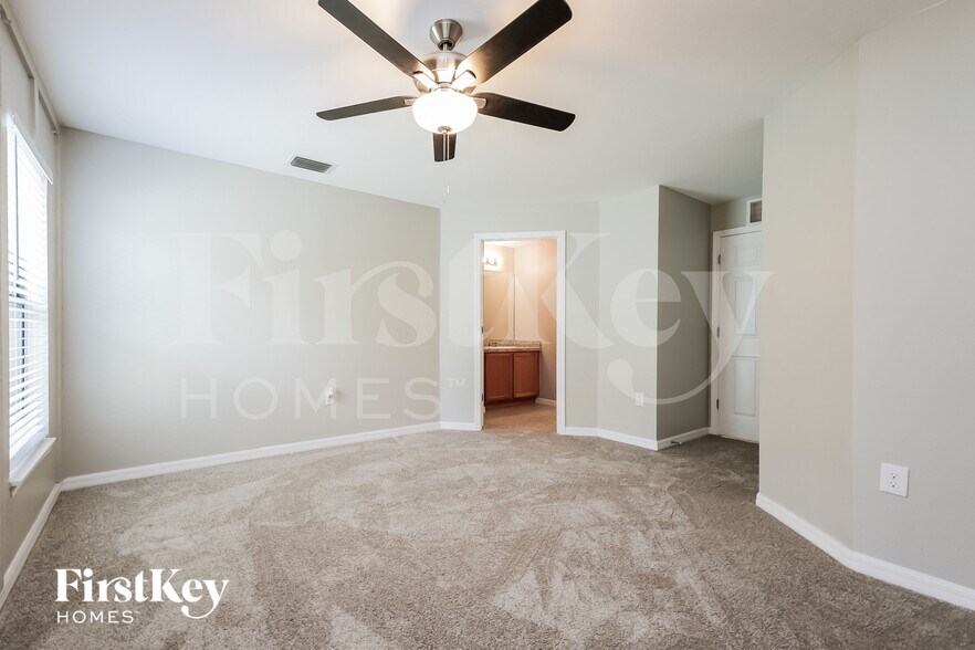 Building Photo - 354 Shadow Lakes Dr