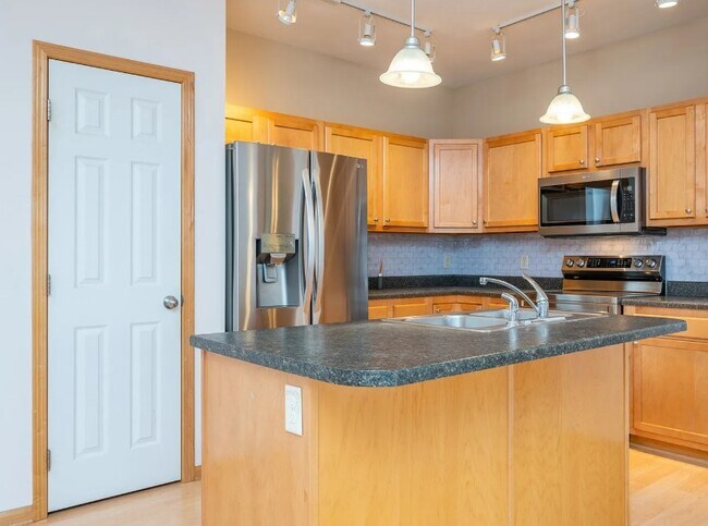 kitchen - 10325 Providence Dr