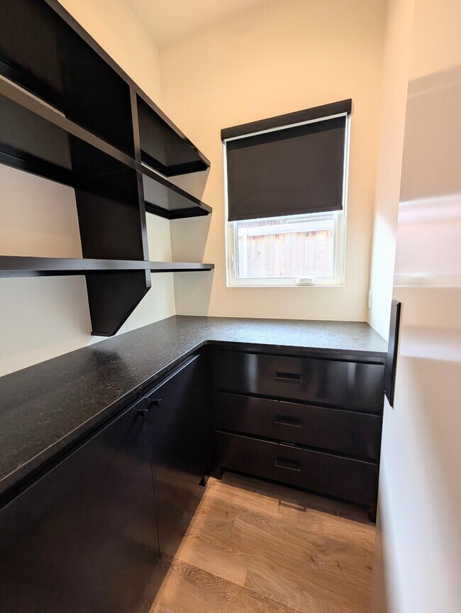 Building Photo - 18 Wilshire Blvd