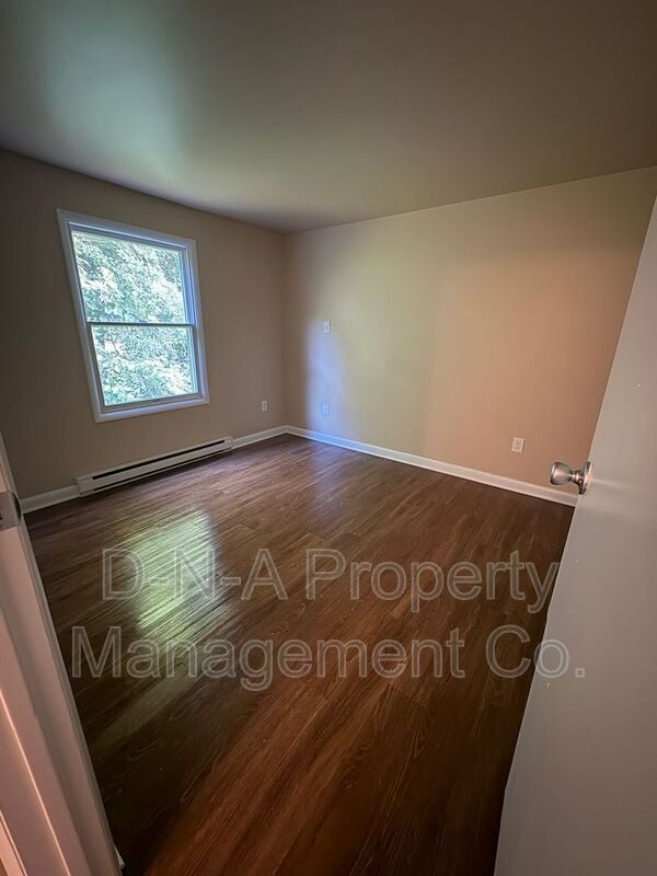 Building Photo - 106 Madison St