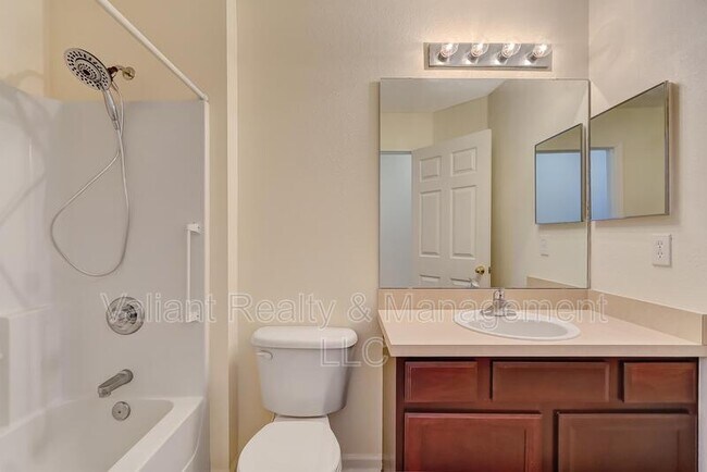 Building Photo - 608 Birchbark Trail