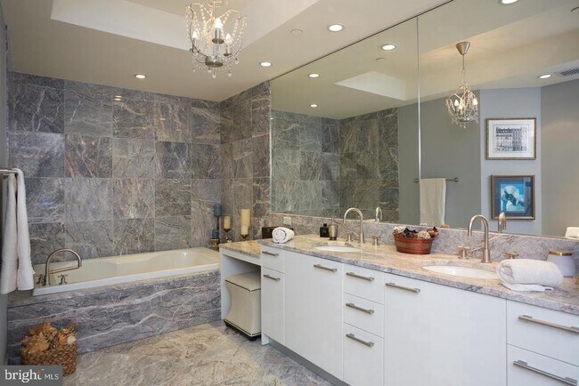 Building Photo - 1881 N Nash St