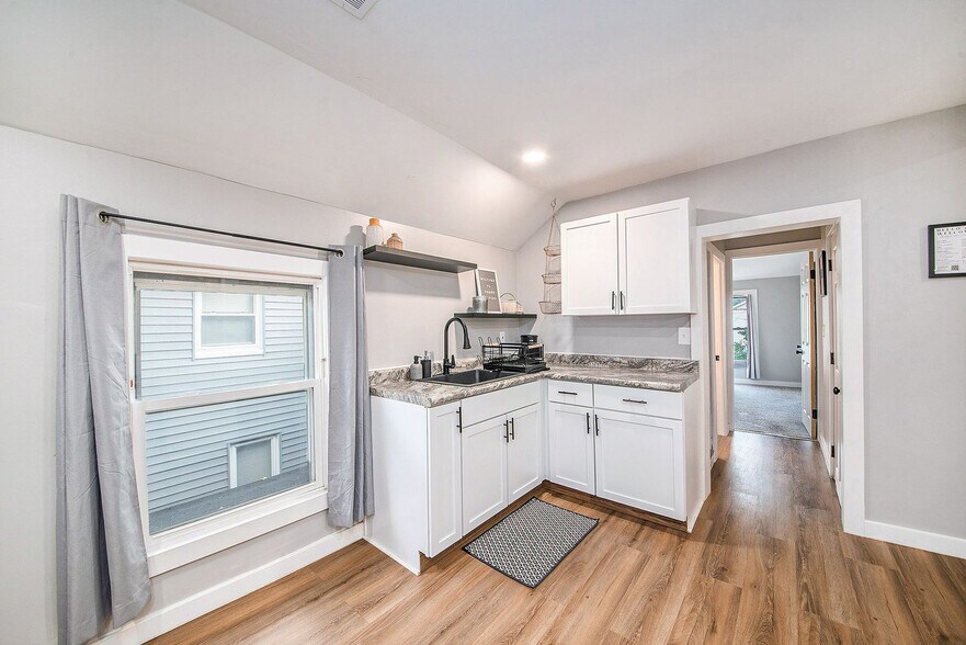 Building Photo - 415 6th St NW