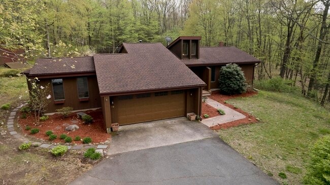 Primary Photo - 32 Zuell Hill Rd