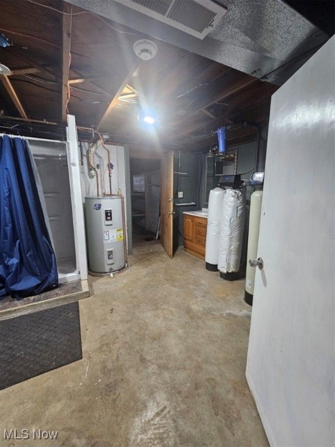 Basement room 2 (shower and sink) - 14301 Galehouse Rd
