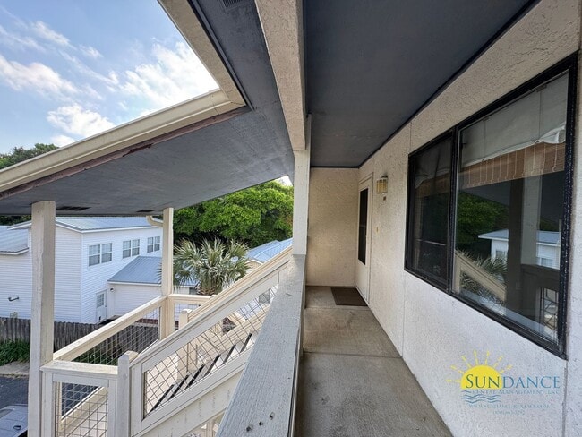 Building Photo - Waterfront Condo with Stunning Views – 2BR...
