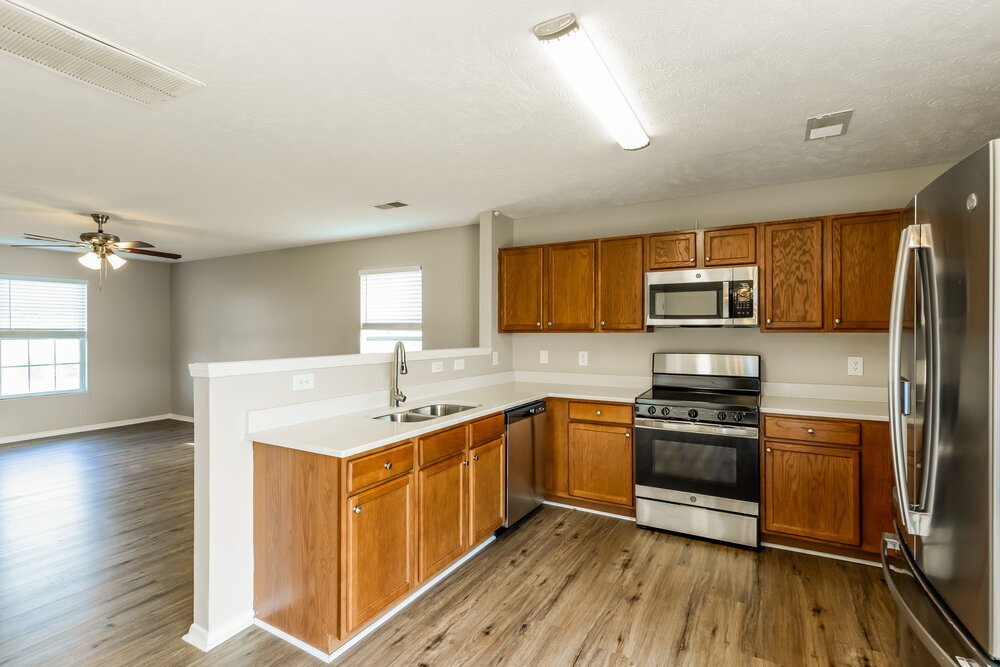 Building Photo - 2803 Creekbend Dr