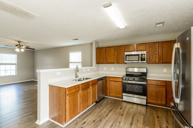 Building Photo - 2803 Creekbend Dr