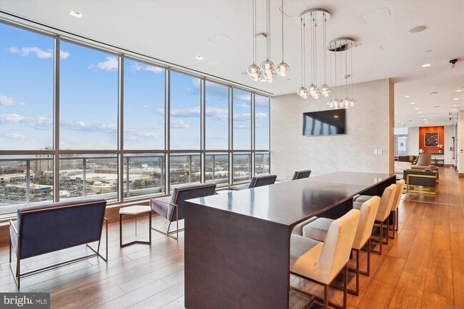 Building Photo - 930 Rose Ave