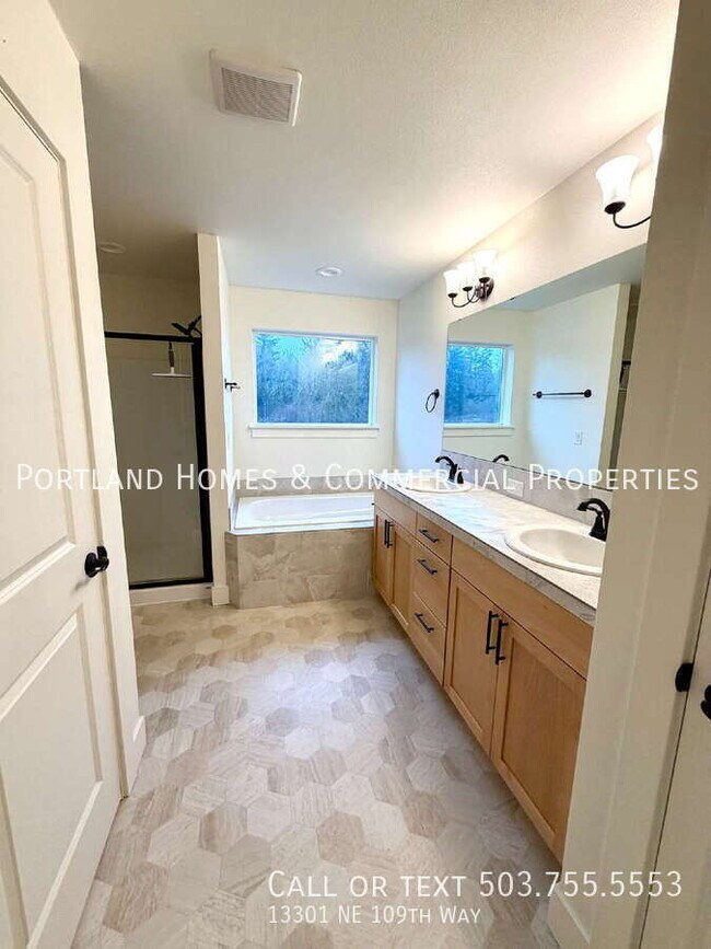 Building Photo - 13301 NE 109th Wy