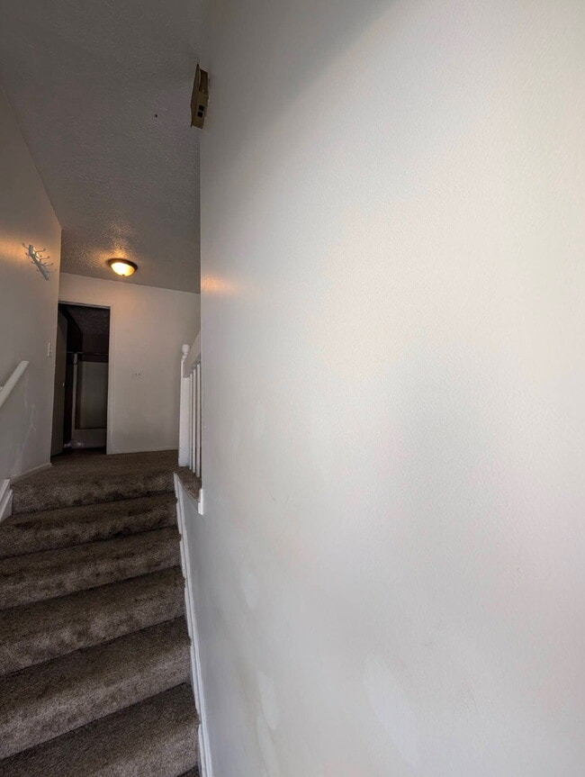 Building Photo - 719 Peachtree Pl