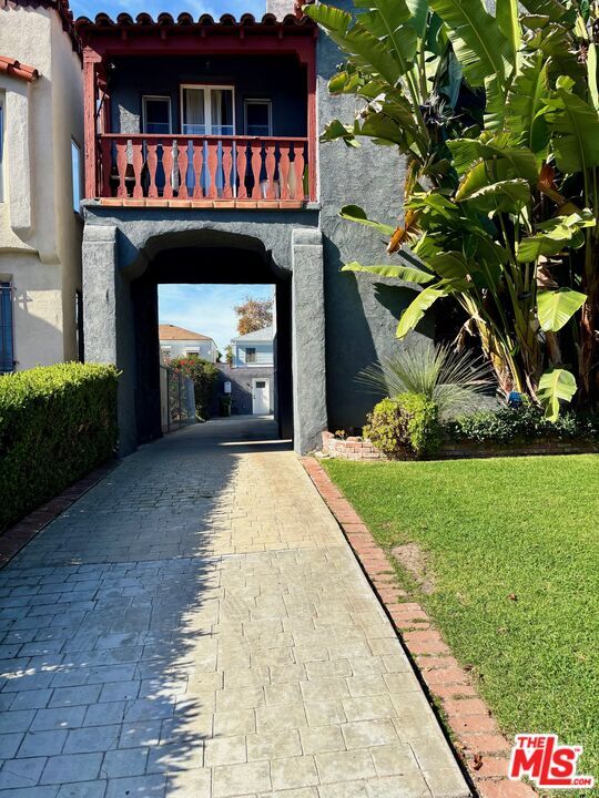 Building Photo - 1075 S Ogden Dr