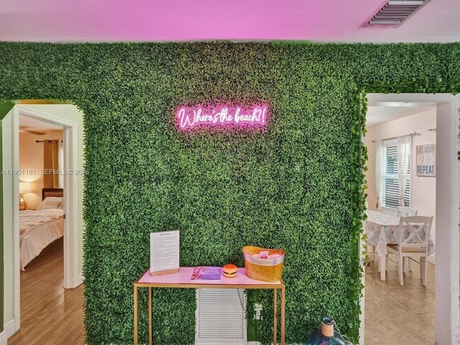 Building Photo - 615 SW 4th Ave