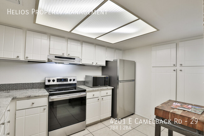 Building Photo - Great Condo in historic Phoenix!