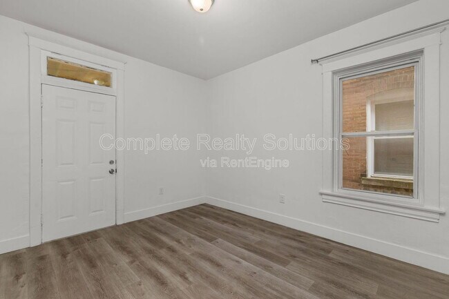 Building Photo - 3702 Meramec St