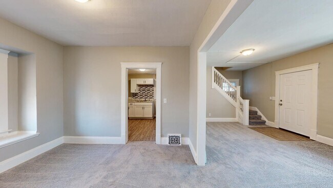 Building Photo - 3 Bed / 1 Bath in Cleveland!