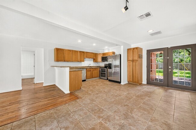Building Photo - 4045 Woodfox St