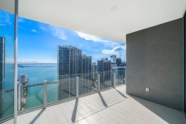 Building Photo - 300 Biscayne Blvd Way