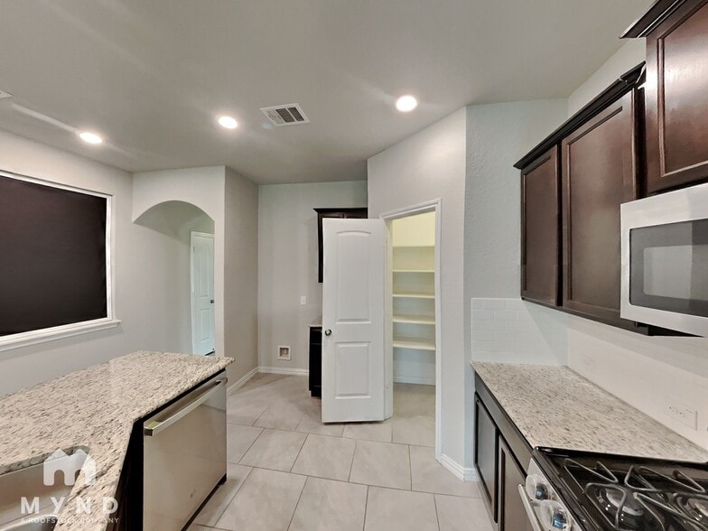 Building Photo - 13849 Bellows Path