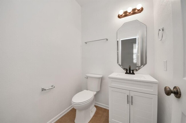Building Photo - 7447 Oakwood Canyon Dr