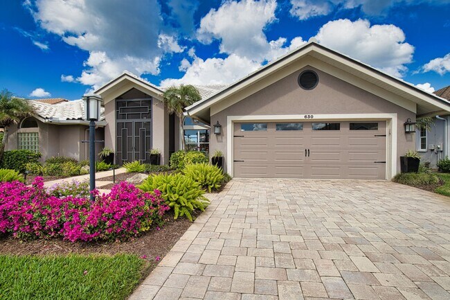 Building Photo - Luxury Home with Saltwater Heated Pool, Spa & Spectacular Golf Course Views, and includes Social ...