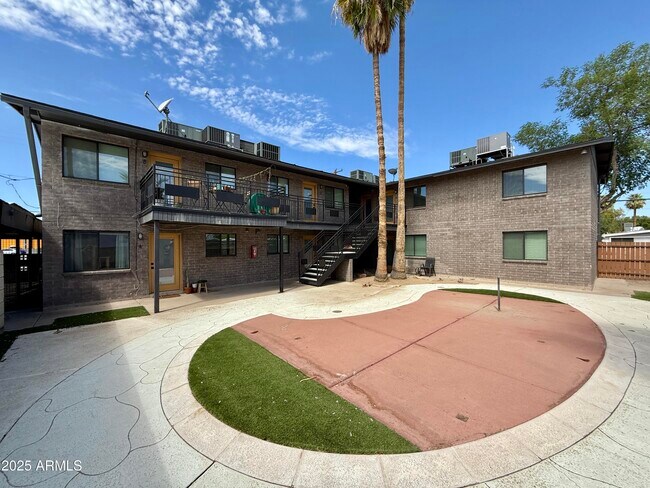 Building Photo - 4119 N 11th Ave