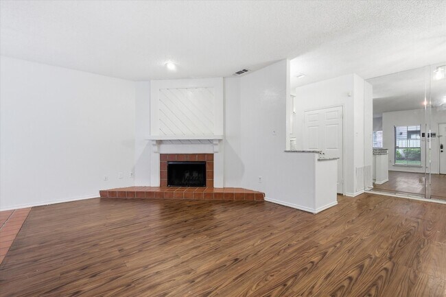 Building Photo - 9600 Royal Ln